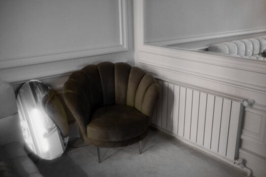 Listwy przypodłogowe w mieszkaniu: rodzaje, wysokości, montaż, kable i realne koszty